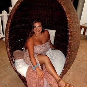 Meet your Posher, Courtney